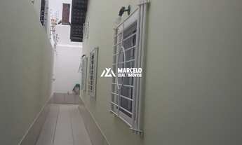 Imagem 2: Vendo Casa de laje, solta com 3/4 sendo 01 suíte com closet, fogão a lenha, 03 v