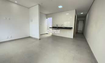 Imagem: Vendo casa com 2 quartos sendo 1 suíte