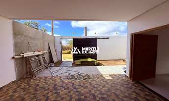 Imagem 4: Vendo casa solta nova e averbada com 4/4 sendo 01 suite e 02 demi-suíte no Bairr