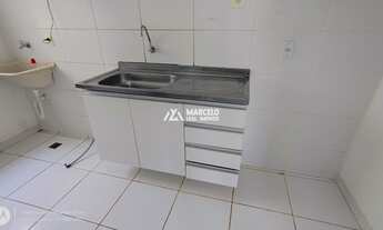 Imagem 4: Vendo Apartamento de 2º andar 2 qts sendo 1 suíte, em Condomínio com portaria 2