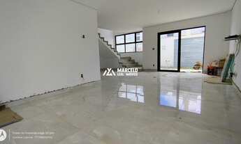 Imagem 6: Vendo Village com 3 quartos sendo 2 suítes uma delas com closet e varanda, com m