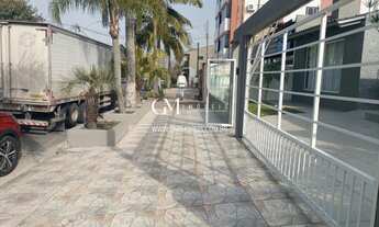 Imagem 4: Ampla Casa no Centro de Torres com 5 Dormitórios, Piscina, Reformada