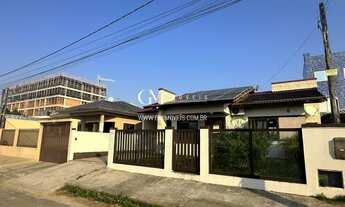 Imagem: Casa com 2 dorm e piscina, no centro do