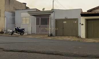 Imagem: Duas casas no centro