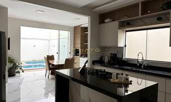 Imagem 2: Casa com piscina para venda, R$ 900.000,00. Bairro Cerejeiras