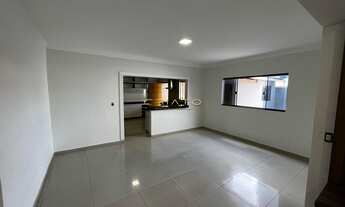 Imagem 7: Casa espaçosa e semi mobiliada