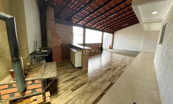 Imagem: Casa 3 de quartos com piscina p/ venda por