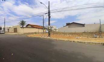 Imagem: Terreno de Esquina na Avenida no Parque