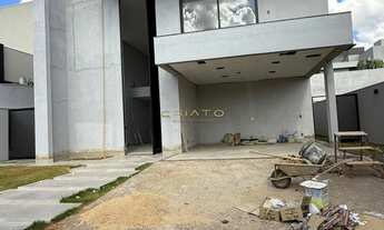 Imagem 3: Casa de Alto Padrão em Condomínio Fechado com 4 suites