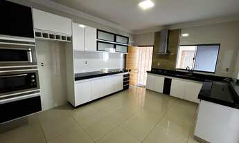 Imagem 4: Casa espaçosa e semi mobiliada