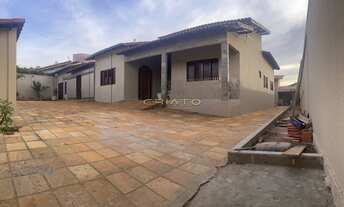 Imagem: Casa de 2 lotes no Anápolis City em rua