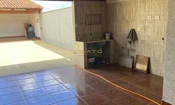 Imagem 3: Casa de 3/4 sendo 1 suíte, com 220 metros de área construída, bairro São Carlos