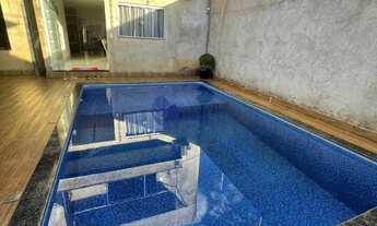 Imagem: SOBRADO com 3 Quartos, Piscina e Churrasqueira