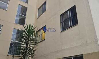 Imagem 2: Apartamento à venda com 2 quartos, reformado e com porcelanato no Residencial Cr