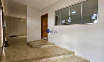 Imagem: Casa com 3 Quartos à Venda no Centro