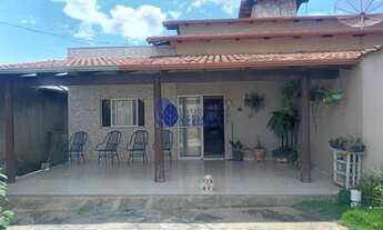 Imagem: Casa no Bairro Calixtolândia com um Barracão