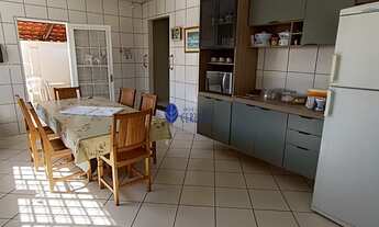 Imagem 5: Casa com Edícula nos Fundos à Venda no Village Jardim - Anápolis