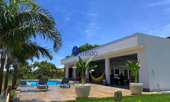 Imagem: Linda Casa à Beira do Lago Corumbá IV