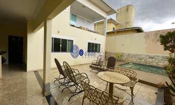 Imagem: Excelente Sobrado com Piscina e Área Gourmet