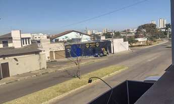 Imagem: Prédio Comercial com Residência no Bairro