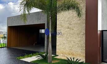 Imagem: Casa Térrea de Alto Padrão À Venda no