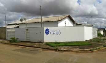 Imagem: Casa de Esquina à Venda em Ótima Localização