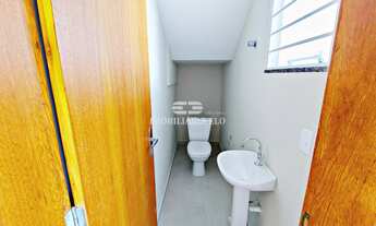 Imagem 6: Procurando sobrado bem localizado e com garagem coberta? Eis a opção