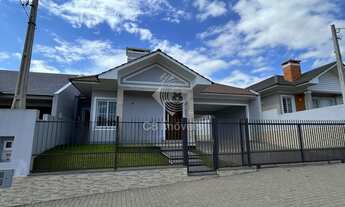 Imagem: Bela Casa Com 3 Dormitórios sendo 1 Suíte