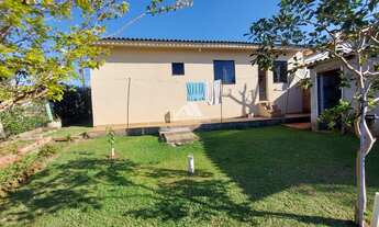 Imagem 3: CASA DE ESQUINA PRÓXIMO AO COLÉGIO