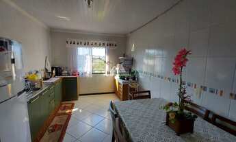 Imagem: CASA DE ESQUINA PRÓXIMO AO COLÉGIO