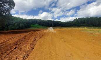 Imagem: ÁREA DE TERRA DIVISA COM PERÍMETRO URBANO