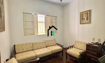 Imagem 2: Casa no centro, 4 quartos, suíte, ideal para residência ou comércio!