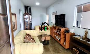 Imagem 4: Casa com 3 quartos, 1 suíte, móveis planejados e energia solar