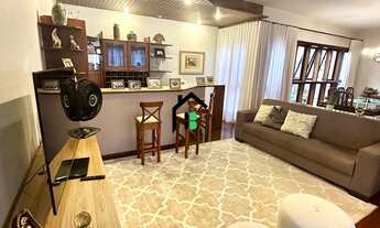 Imagem 2: Casa no centro, 5 quartos, 4 vagas de garagem!