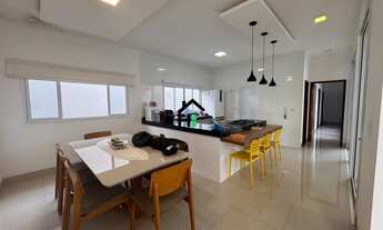 Imagem 3: Casa 3 quartos, suíte, varanda gourmet e área gramada!