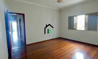 Imagem 7: Casa duplex com suíte, móveis planejados e espaço gourmet