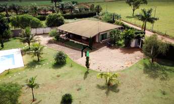 Imagem 2: Charmosa chácara a 5 km do centro de Patos de Minas!