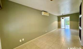 Imagem 5: Casa estilo Sobrado para venda em Santa Maria com 03 dormitórios Garagem para 02