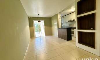 Imagem 3: Casa estilo Sobrado para venda em Santa Maria com 03 dormitórios Garagem para 02