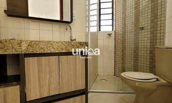 Imagem 4: Amplo kitnet central com banheiro social, cozinha e área de serviço separados. Ó