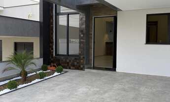 Imagem 4: Casa no Condomínio Horto Florestal Villagio: 3 Quartos, Suíte e Área Gourmet!