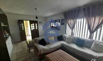 Imagem: Casa com primeiro andar à venda próximo