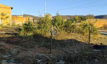 Imagem: Terreno Plano e Pronto para Construir