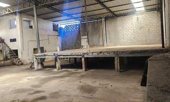 Imagem 7: Galpão à Venda com Pé-Direito Alto e Fácil Acesso