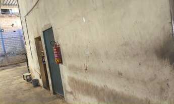 Imagem 5: Galpão à Venda com Pé-Direito Alto e Fácil Acesso