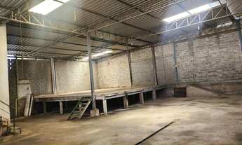 Imagem 3: Galpão à Venda com Pé-Direito Alto e Fácil Acesso