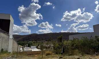 Imagem 1: Ótima Oportunidade: Terreno à Venda com Localização Privilegiada