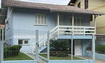 Imagem: Ótima casa de 3 dormitórios no bairro