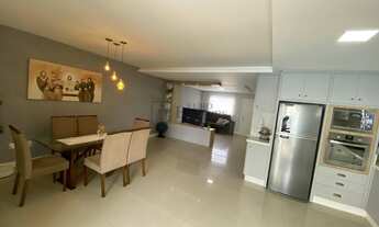 Imagem 4: Sobrado com 03 suítes a venda na praia do Amores em Balneário Camboriú