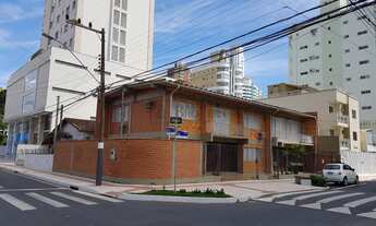 Imagem: Casa com 7 dormitórios no centro de Balneário